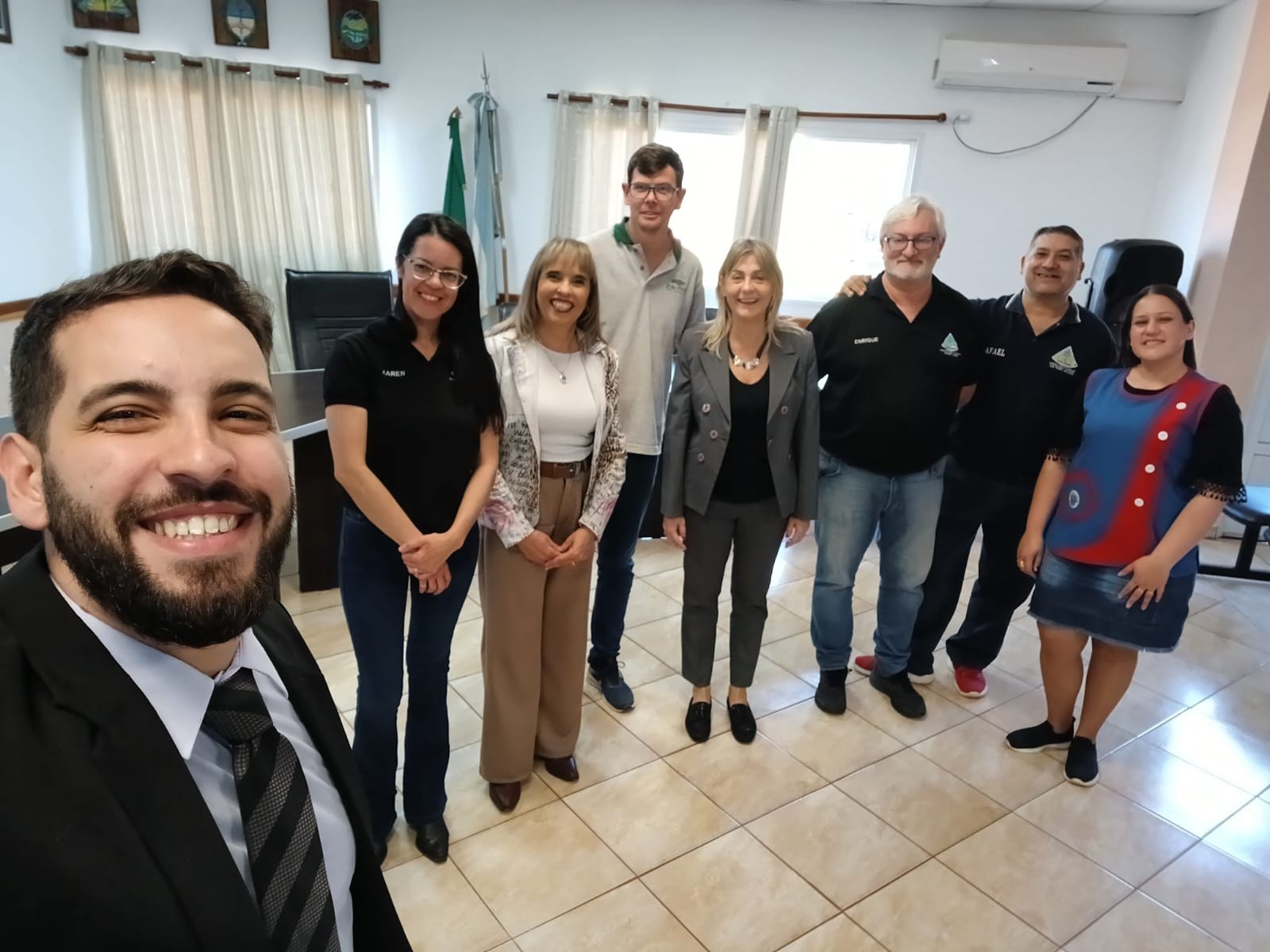Fotografía del equipo en las instalaciones del Concejo